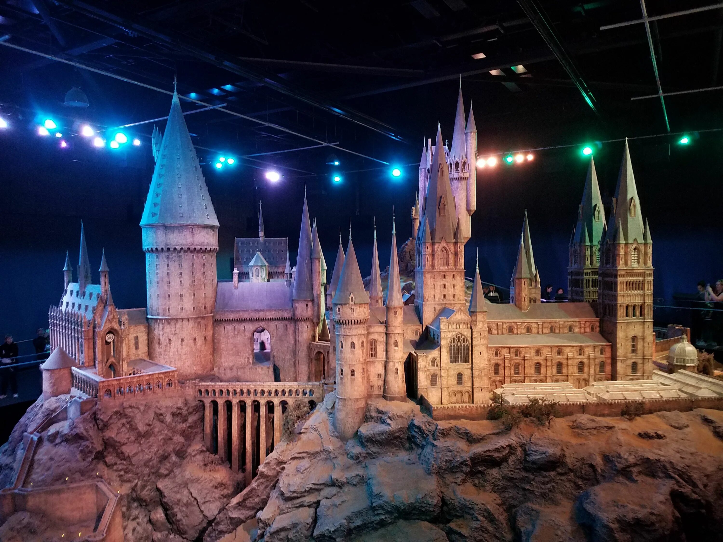 Замок хогвартс из гарри поттера. Юниверсал орландо хогвартс. Hogwarts legacy гарри поттер. Игра hogwarts legacy. Хогвартс.