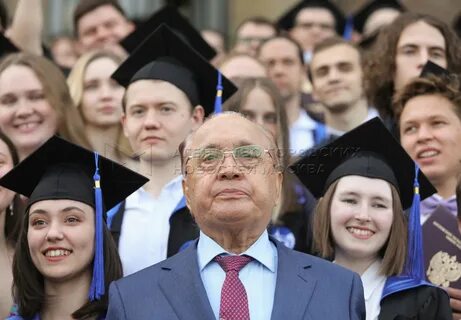 Московский государственный университет выпускники