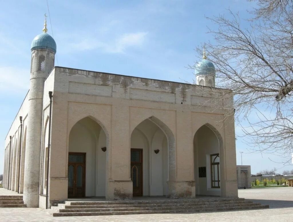 Сердце ташкента. Мечеть Тилля шейха Ташкент. Мечети в Ташкенте с медресе. Мечеть Намазгох (Бухара). Мечеть Намазгох Ташкент.