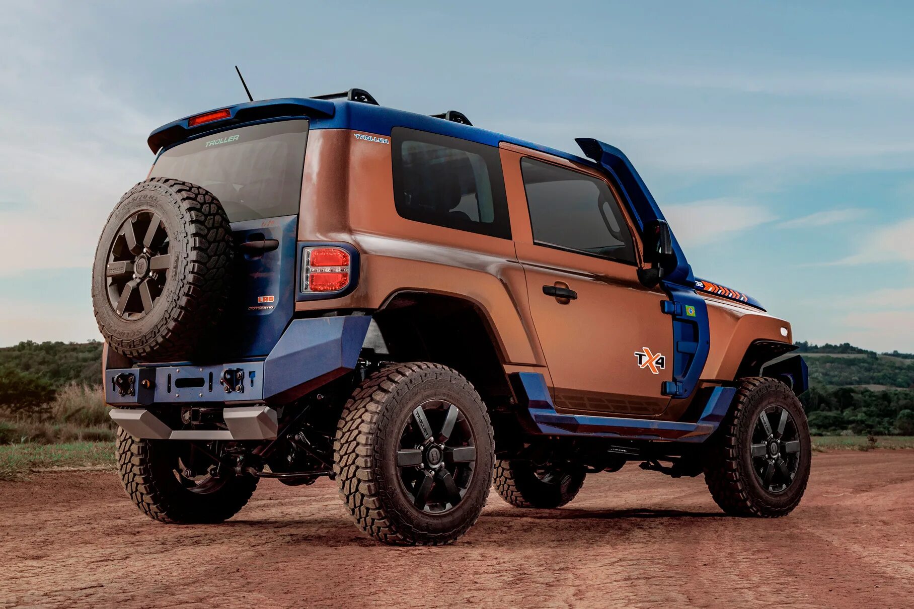 Утилитарный пикап. Mahindra cj340. Джип со скелетом в москве. Troller t4 bold. Индийский гелендваген.