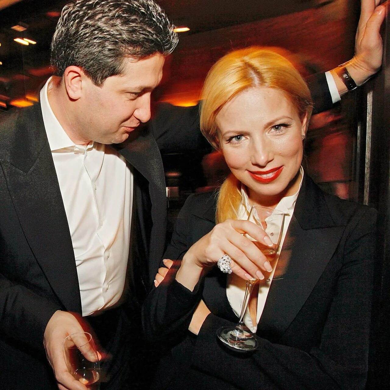 Светлане захаровой владелице metropol fashion. Светлане захаровой, владелице metropol fashion group. Светлане захаровой владелице metropol fashion. Метрополь фэшн групп. Светлане захаровой владелице metropol fashion.