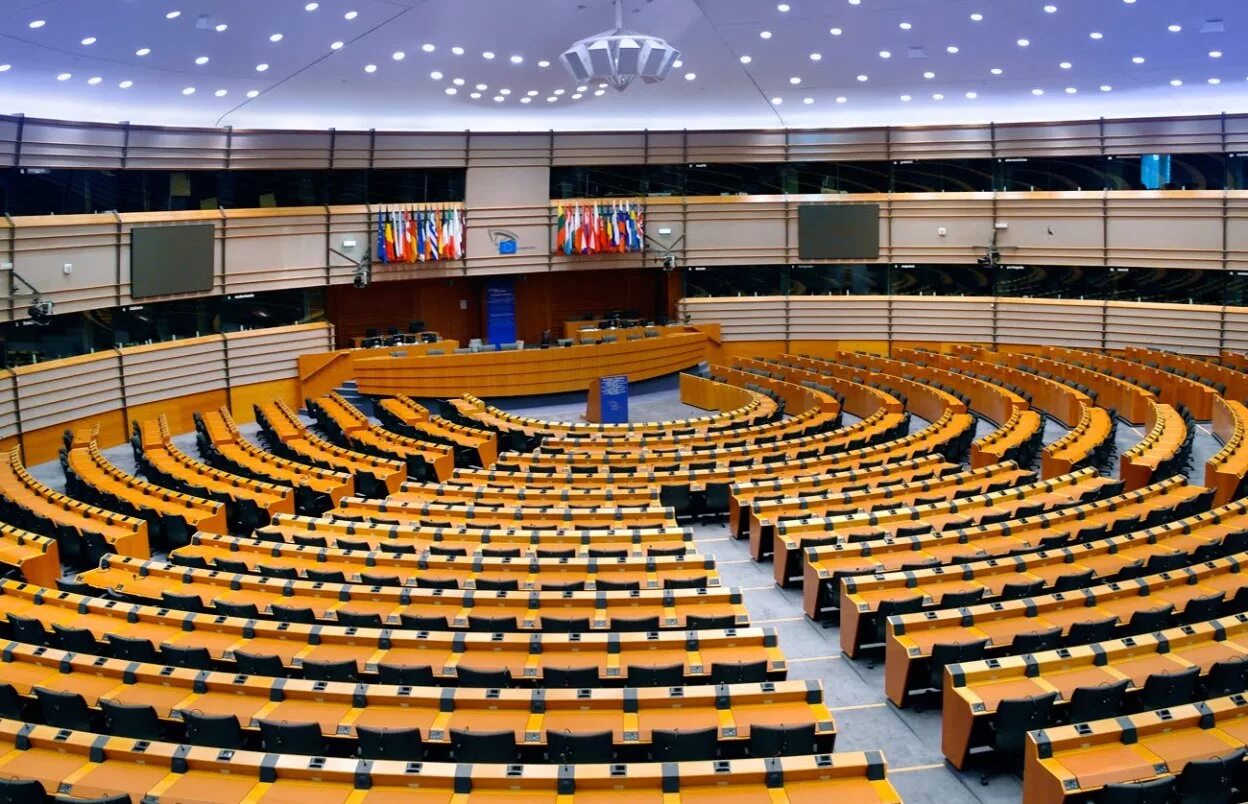 Европейского парламента и совета. Брюссель парламент ес. европейский совет брюссель. европейский парламент страсбург. европейский парламент и совет европейского союза.
