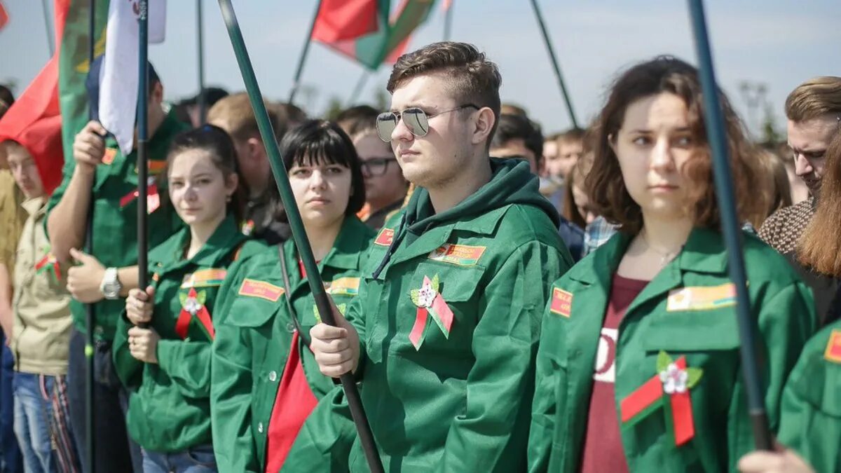 Белорусский республиканский союз. Молодежь Беларуси. Белорусы молодежь. БРСМ Беларусь. Белорусские студенческие отряды.