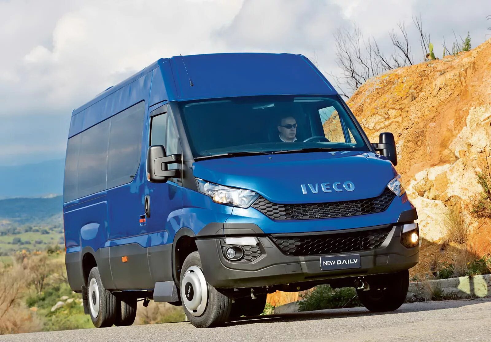 Ивеко дейли пассажирский. Ивеко Дейли. Iveco Daily 50c15v. Iveco Daily 2021. Турист Iveco Daily 50c15v.