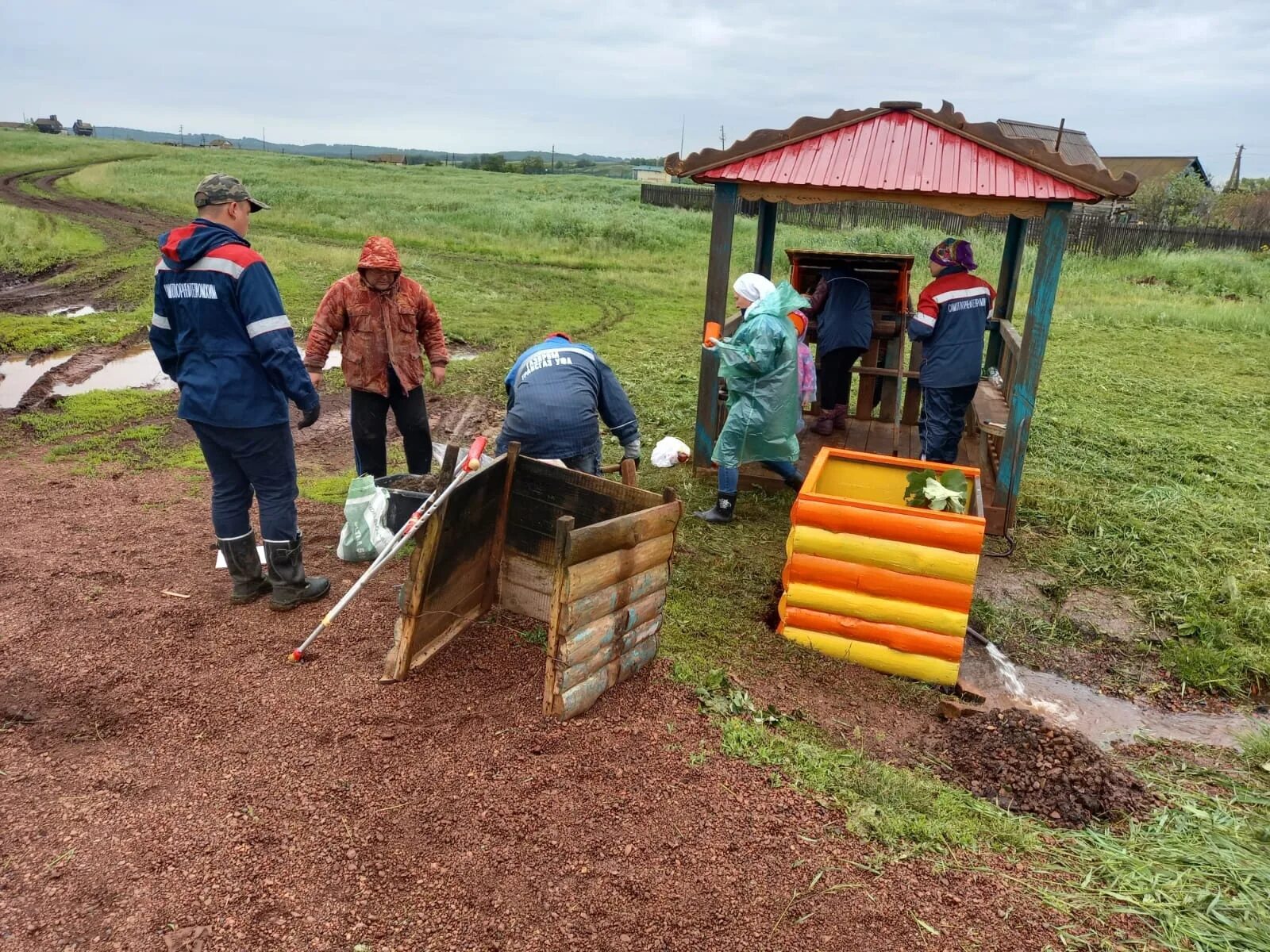 Звенит родник. Родники в Куюргазинском районе. Родники Троицкий район. Родник с водой студеной. Ковалевка Куюргазинский район.