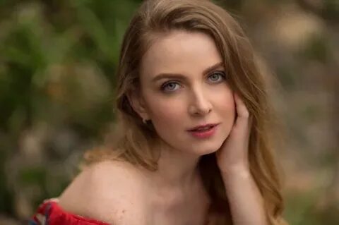Аня замшина блоггер