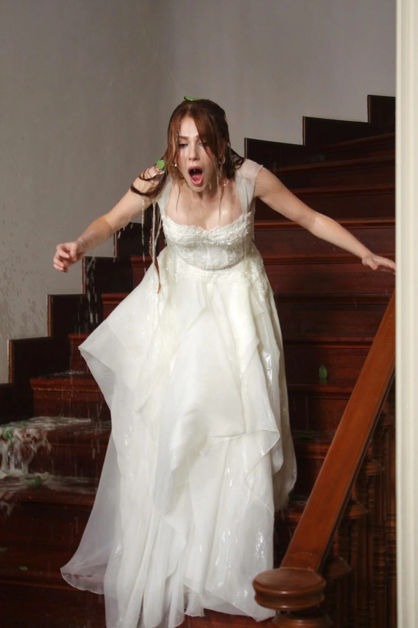 свадебное платье дефне. омер и дефне. эльчин сангу муж. любовь напрокат турецкий. любовь напрокат турецкий сериал дефне.