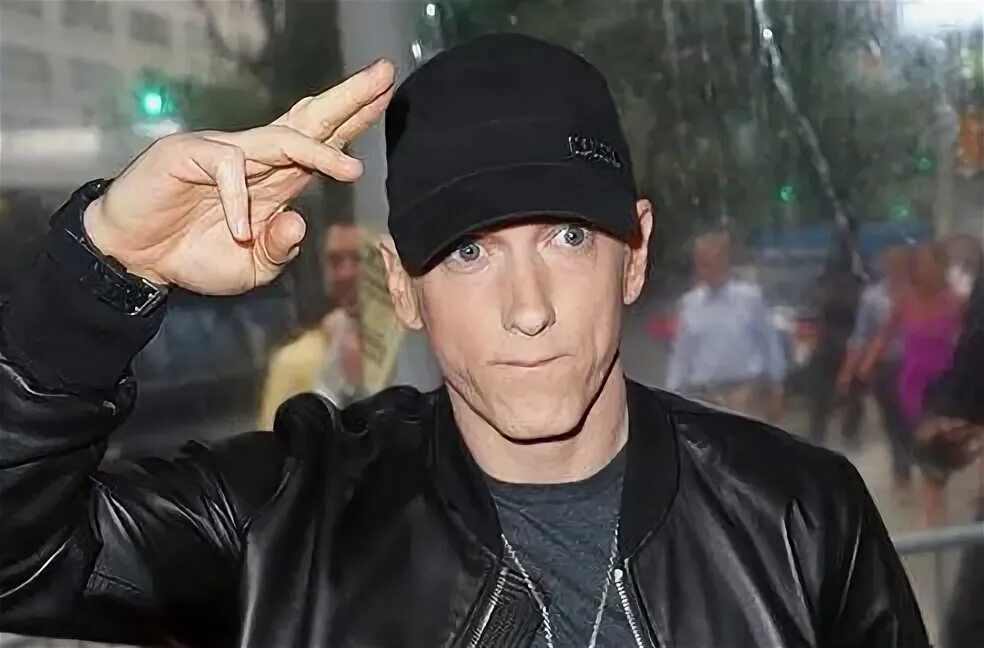 Eminem Takes A Knee In The Middle Of Super Bowl 2022 Halftime Show - HuffPost in