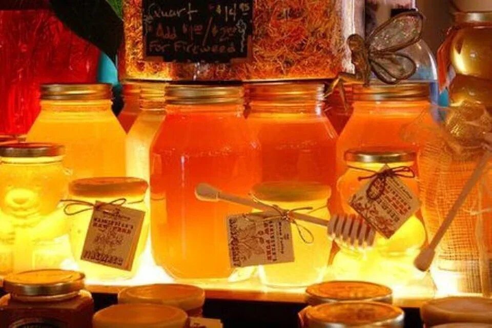 fresh honeycomb at work today Honey, Honeycomb, Pure products