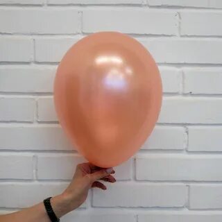 Воздушный шарик наполнен гелием