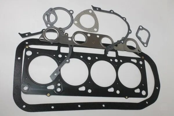 Прокладки на приору 16 клапанов. Комплект прокладок ваз 21083. Прокладка гбц бцм 21083. Комплект прокладок на двигатель 21126. Прокладки на приору 16 клапанов.