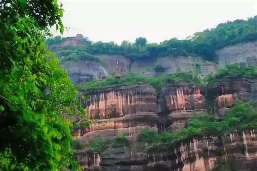 Гора danxia в городе шаогуань. Гора danxia в городе шаогуань
