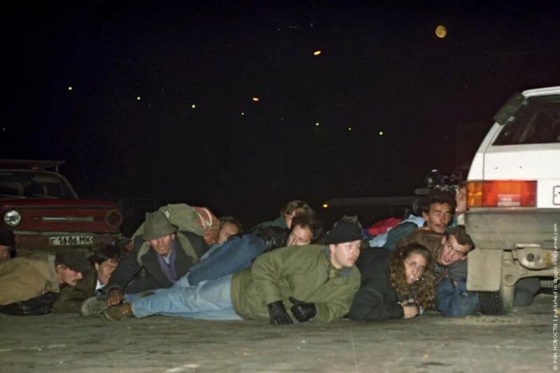 Штурм останкино 1993. Москва 1993 год 3 октября штурм останкино. Октябрь 1993 штурм останкино. Октябрь 1993 штурм останкино. Москва 1993 год 3 октября штурм останкино.