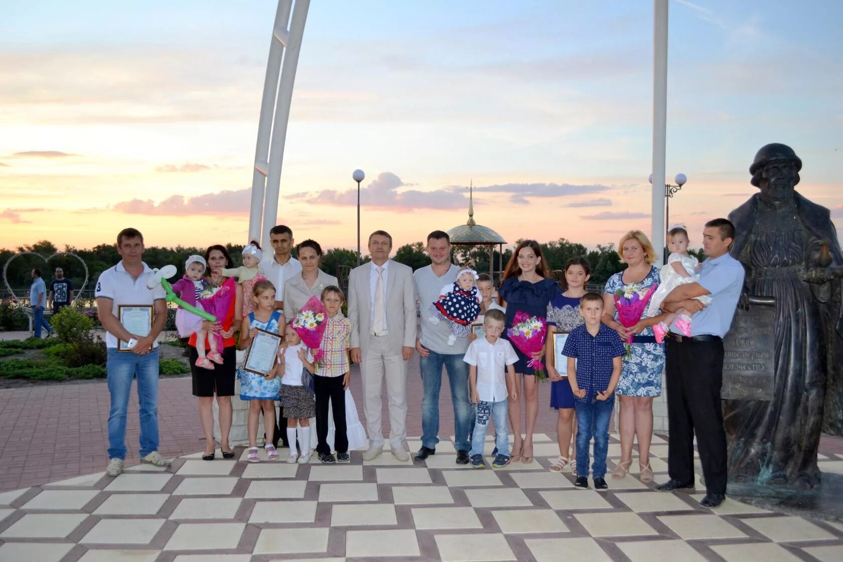 Романовка ростовская область волгодонской. Загс романовская волгодонской район. Волгодонской район станица романовская церковь. Погода в станице романовская волгодонского. Станица романовская волгодонского района.