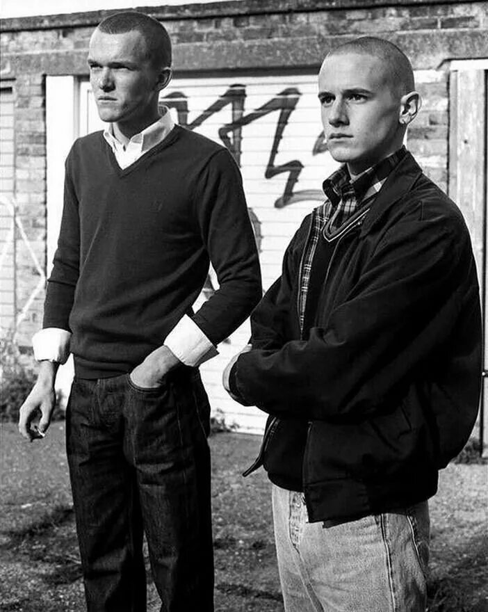 Скинхед 2. The Skinheads субкультура. Бонхеды 1999. Скинхеды группа 2000. Fred Perry скинхеды.