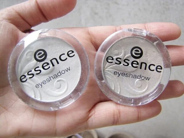 Essence тени для век Soft Touch Eyeshadow. Эссенс тени для век однушки. Essence белые тени. Essence тени для век Soft Touch 02 Champagne.