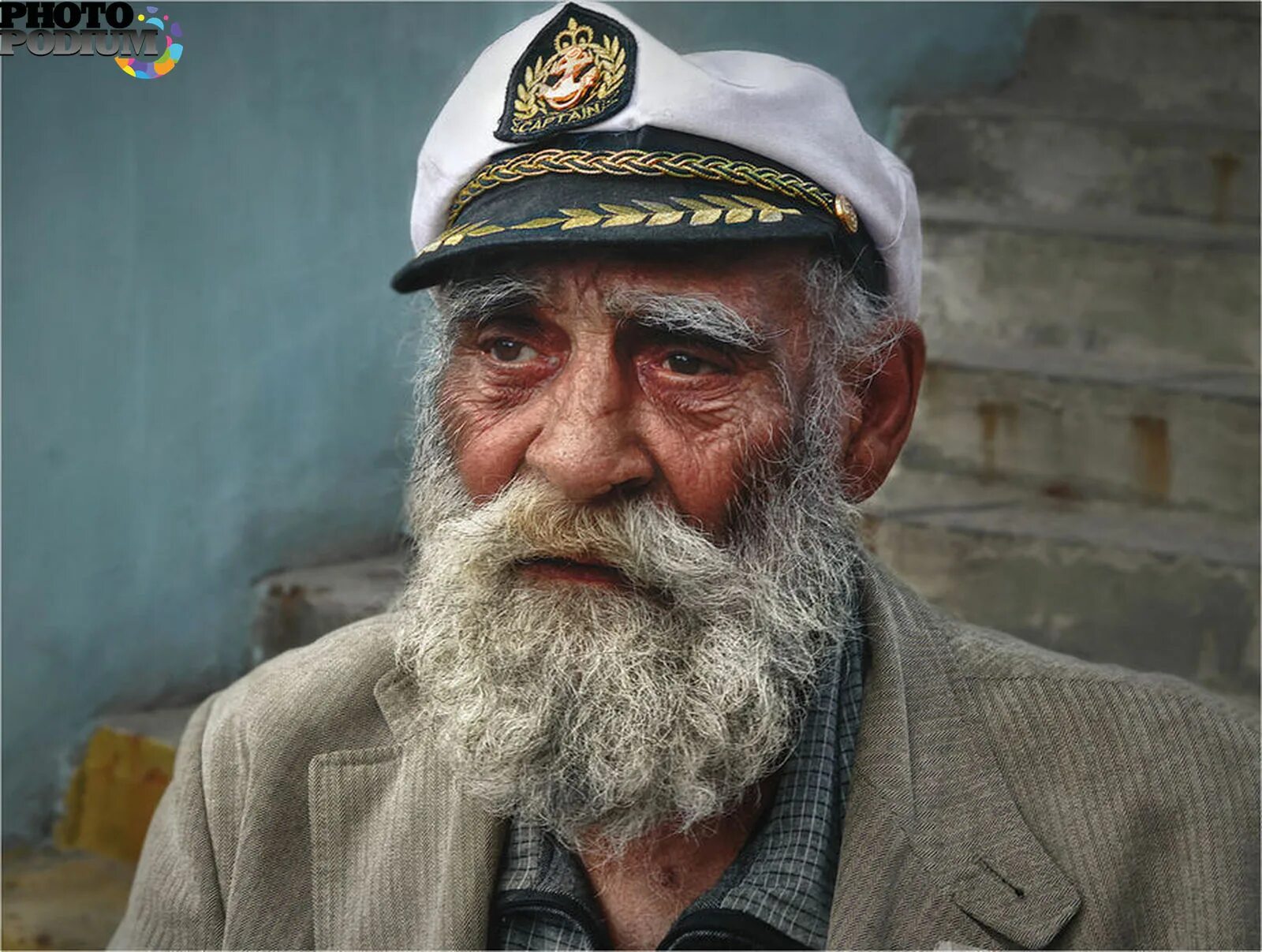 Старый дедуля. Портрет пожилого мужчины. Старый моряк. Старый Капитан. Дед Капитан.