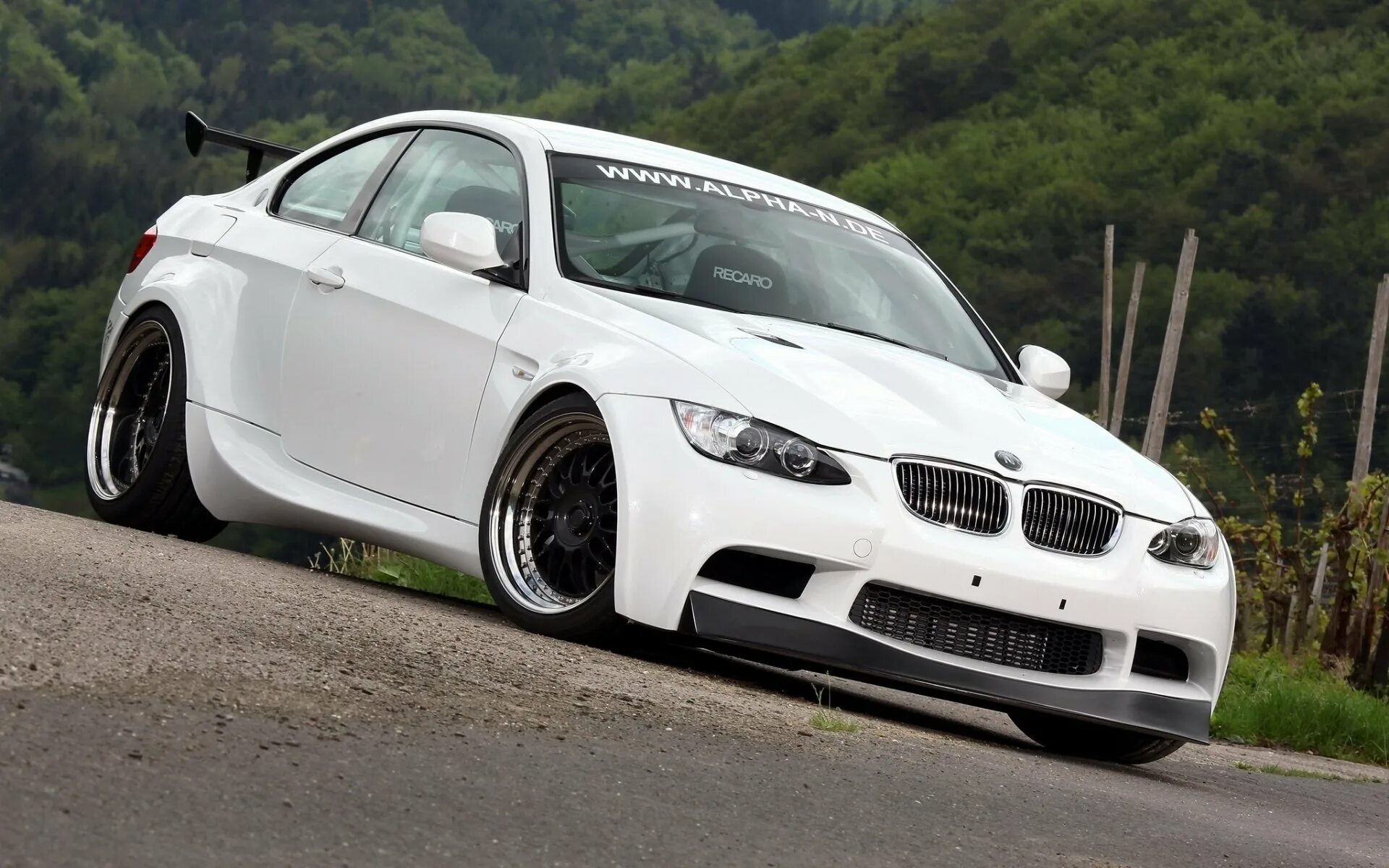 М 3 автомобиль. BMW m3 335i. BMW m3 e92 White. BMW m3 e92 белая. BMW m3 e92 Tuning.