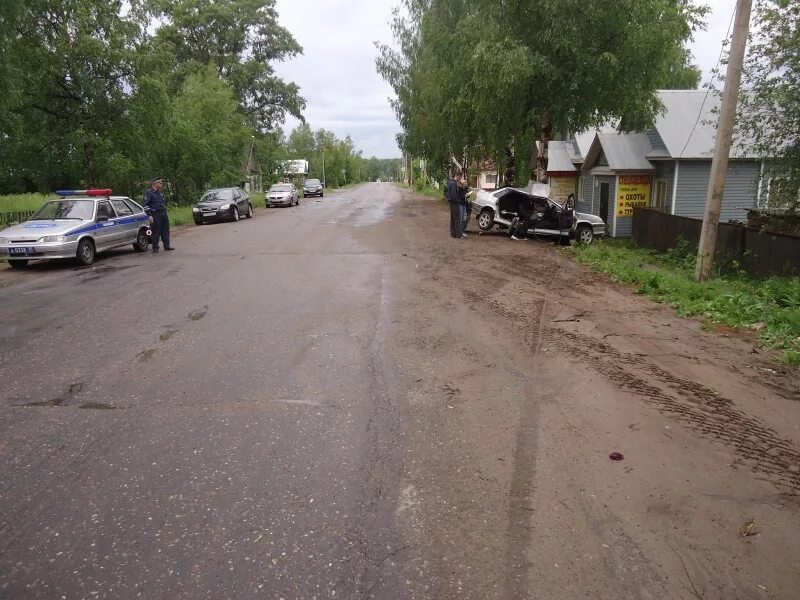 Улица Конева в Никольске Вологодской области. ДТП Никольск Вологодская область. Авария в Никольске Вологодской области. Авария в Никольске Вологодской области вчера.