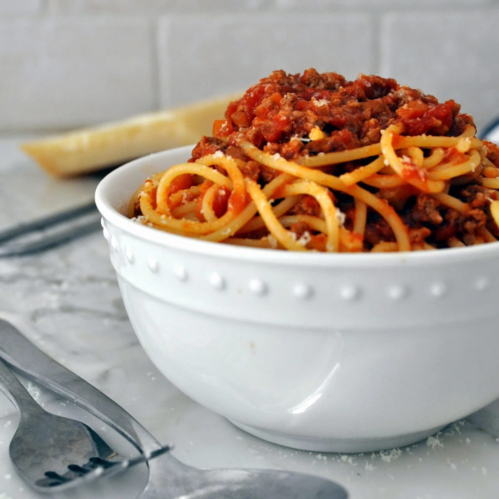 Спагетти болоньезе лавита. Болоньезе оригинальный рецепт. Болоньезе оригинальный рецепт. Паста рагу болоньезе. Альтернатива болоньезе.