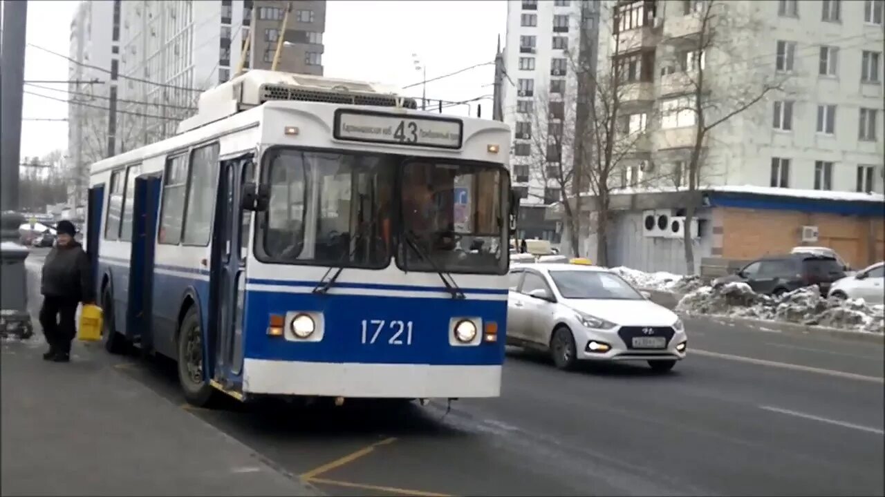 Маршрут троллейбуса 61. Троллейбус в москве. троллейбус 61. штанги троллейбуса. карамышевская набережная троллейбус 61.