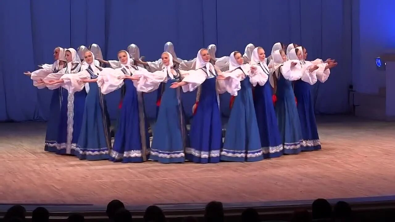 Хоровод березка видео. Берёзка танцевальный ансамбль. Ансамбль танца конфетти углич. Берёзка танцевальный ансамбль. Ансамбль березка хоровод.