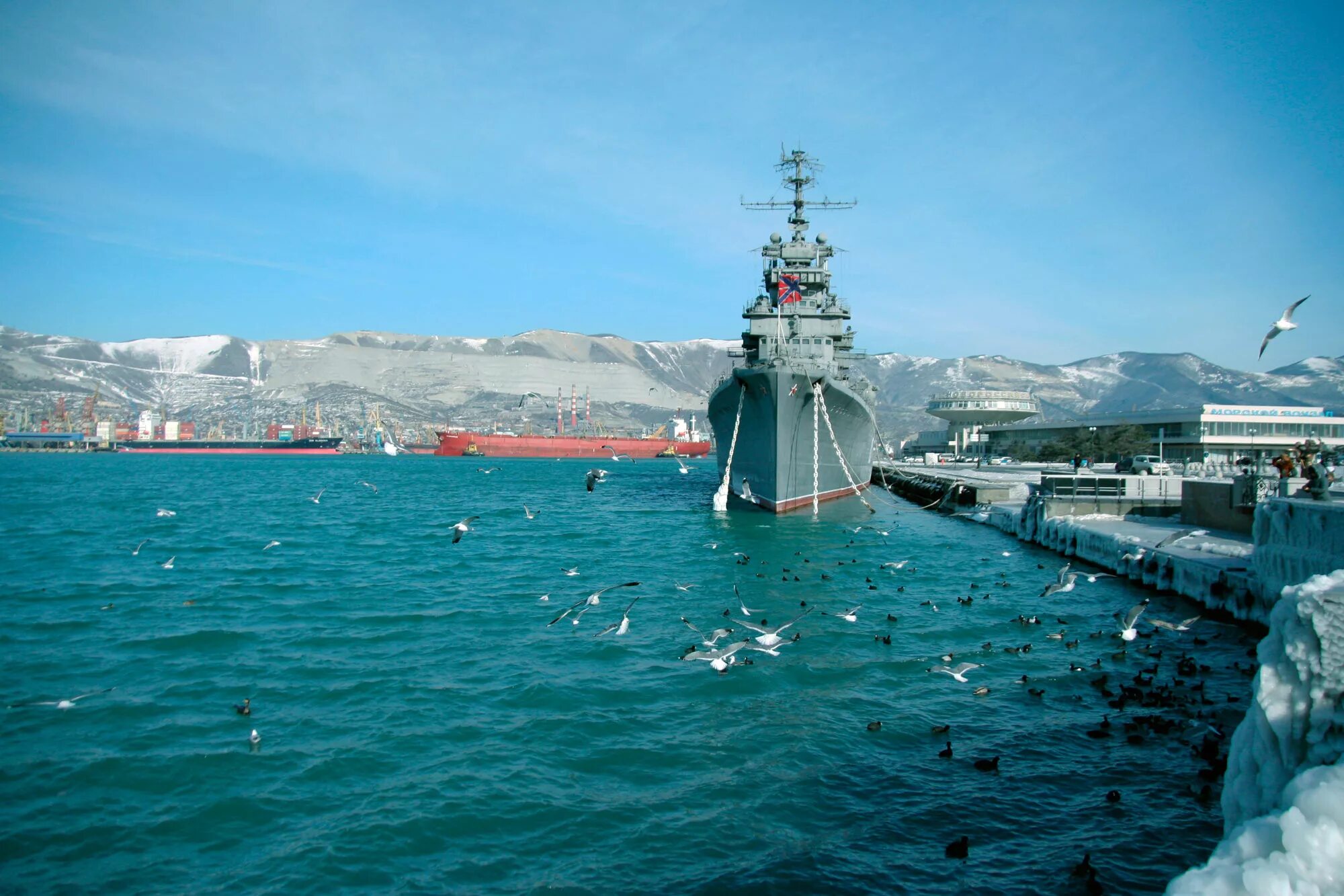 Море черное Новороссийск город. Крейсер Кутузов. Новороссийск море крейсер. Новороссийск novorossiysk море