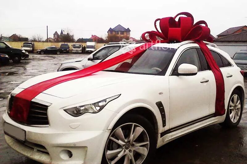 Машина в подарок. Автомобиль с бантом. Автомобиль в подарочной упаковке. Подарок машина в коробке настоящая. Самые крутые подарки.