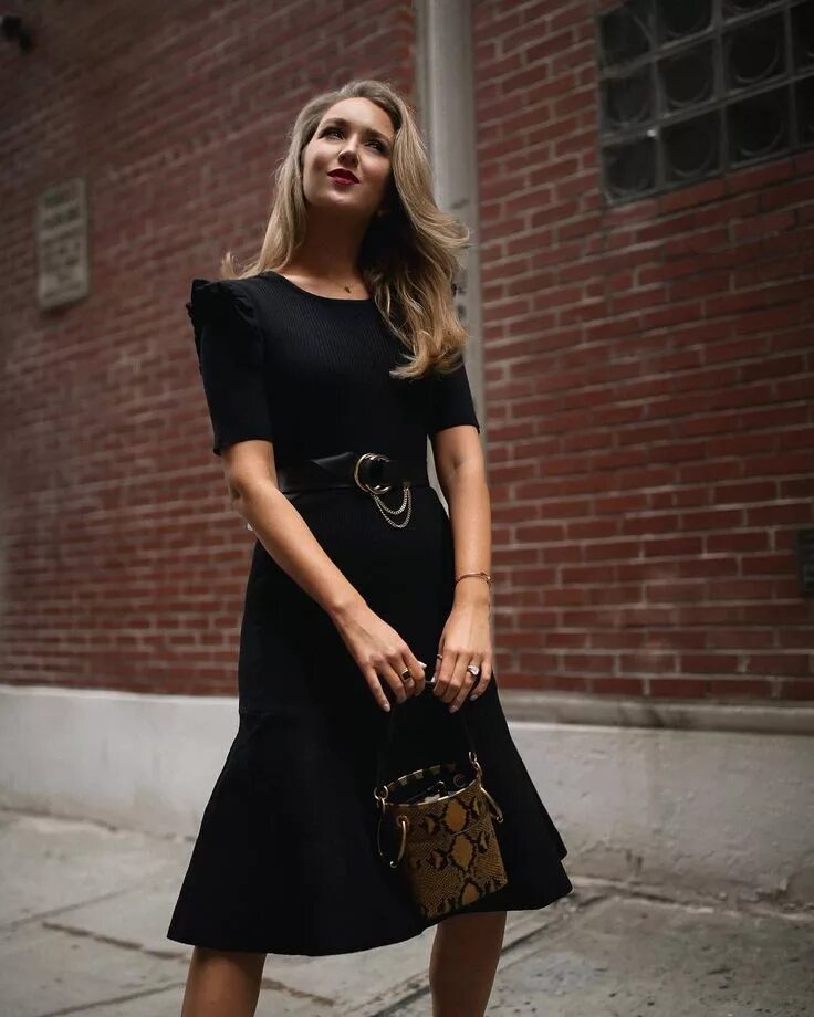 How to Wear a Velvet Dress Samtkleid, Kleidung, Kleider