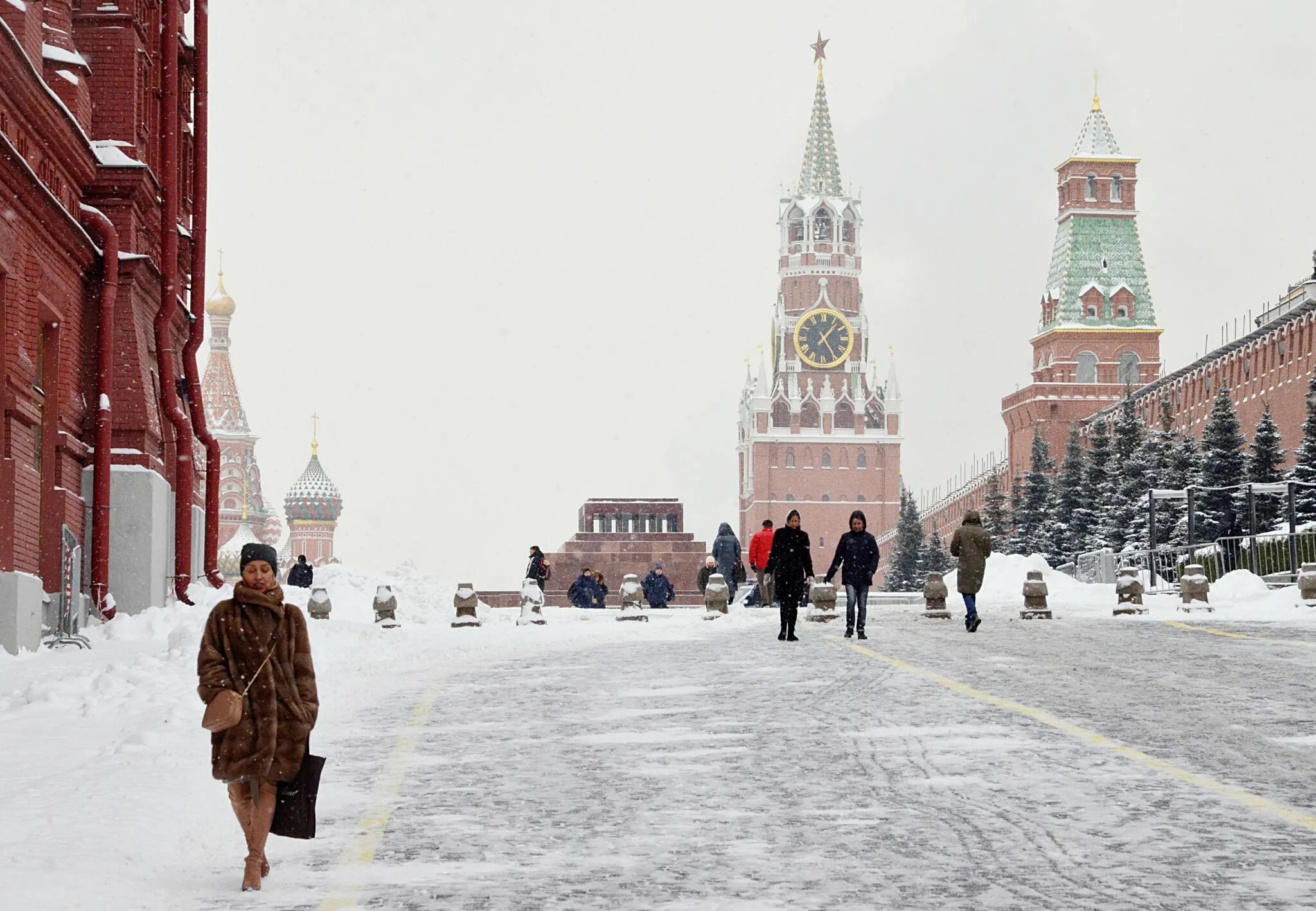 Главные новости в россии мире московский. Московская жизнь. Москва лучший город ООН. Москва ждет.