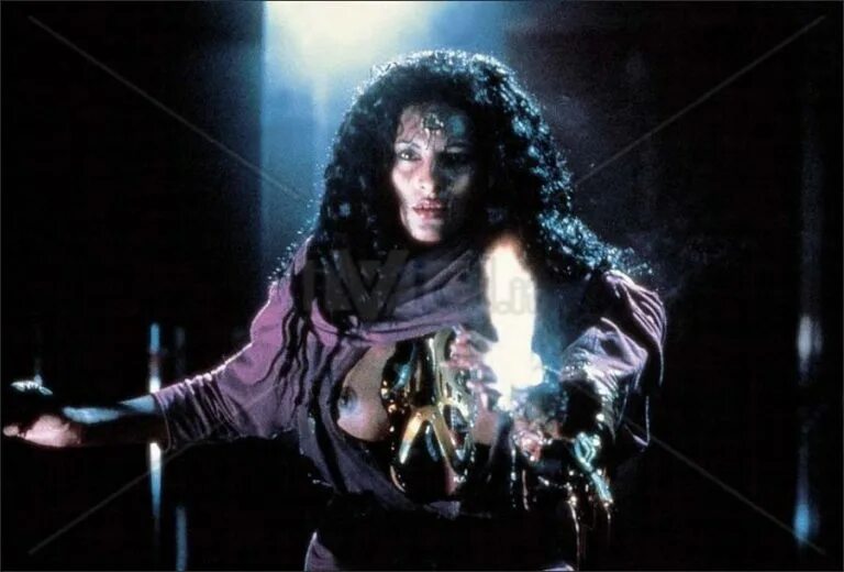 пэм гриер класс 1999 года. мутанты фильм гильермо дель торро. хэллоуин: 20 лет спустя фильм 1998. ужасы 90 годов список. ужасы 90 годов список.