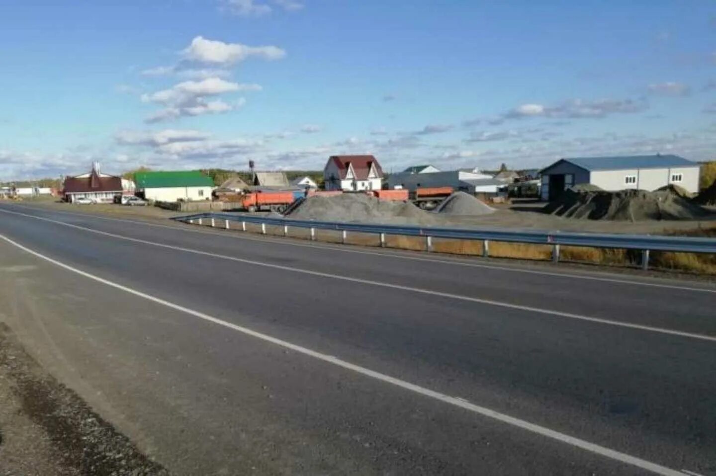 Трасса новосибирск ордынское. Трасса новосибирск ордынское. Деревня на трассе. Дорога вятские поляны киров. Ордынская трасса.
