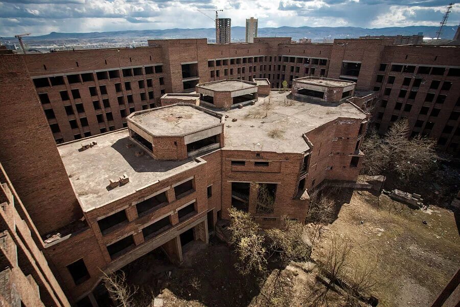 здание крайкома кпсс красноярск. крайком кпсс красноярск. московский горком кпсс здание. кпсс красноярск заброшка. крайком.