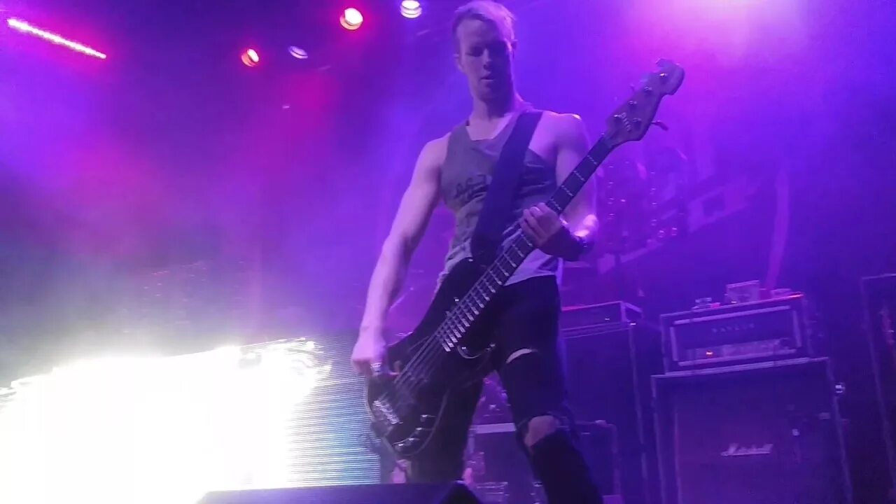 Smash into pieces bleed. Группа smash into pieces. лицо барабанщика smash into. пер бергквист smash into pieces. guitarist smash into pieces.