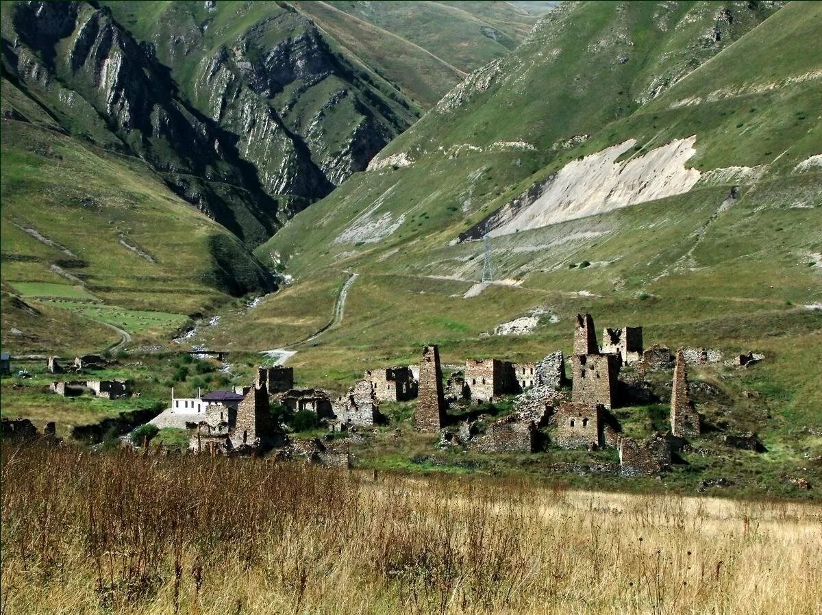 северная осетия алания горы. алания осетия. даргавс город мертвых. примечательности северной осетии. мамисонское ущелье владикавказ.