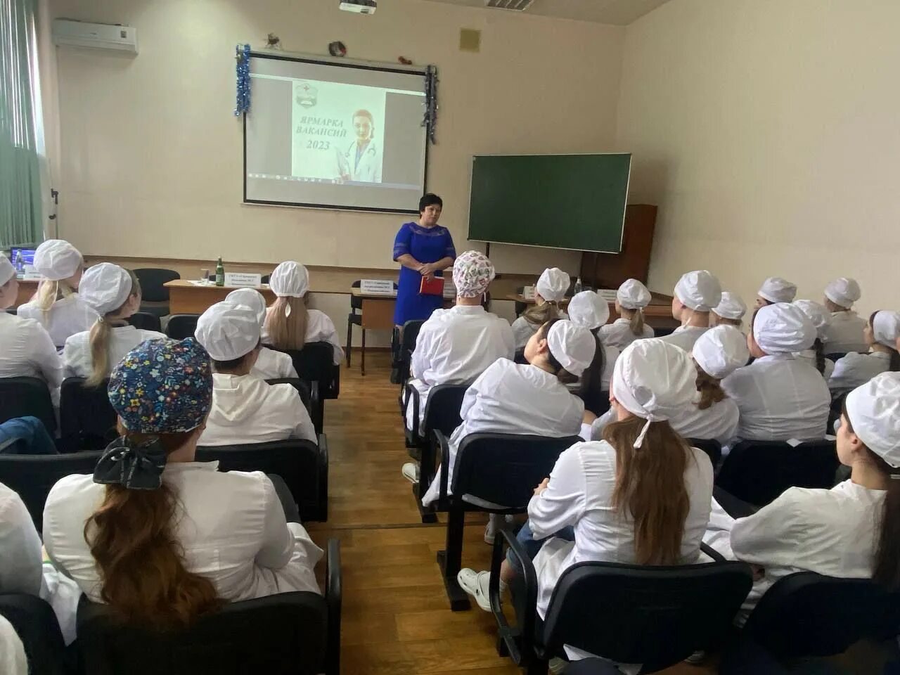 Новороссийский медицинский колледж отзывы. Новороссийский медицинский университет. Новороссийский медколледж. Нмк новороссийск. Новороссийский медицинский колледж.
