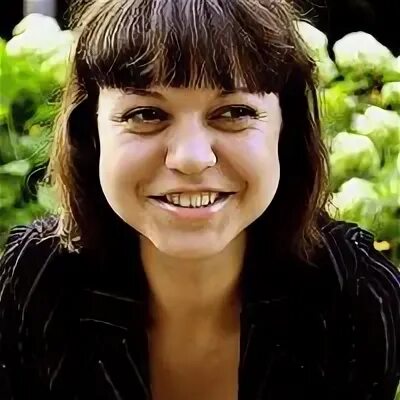 фотограф из беларуси. невеста улыбается. незабываемая улыбка. свадьба с иностранцем. женщина улыбается.