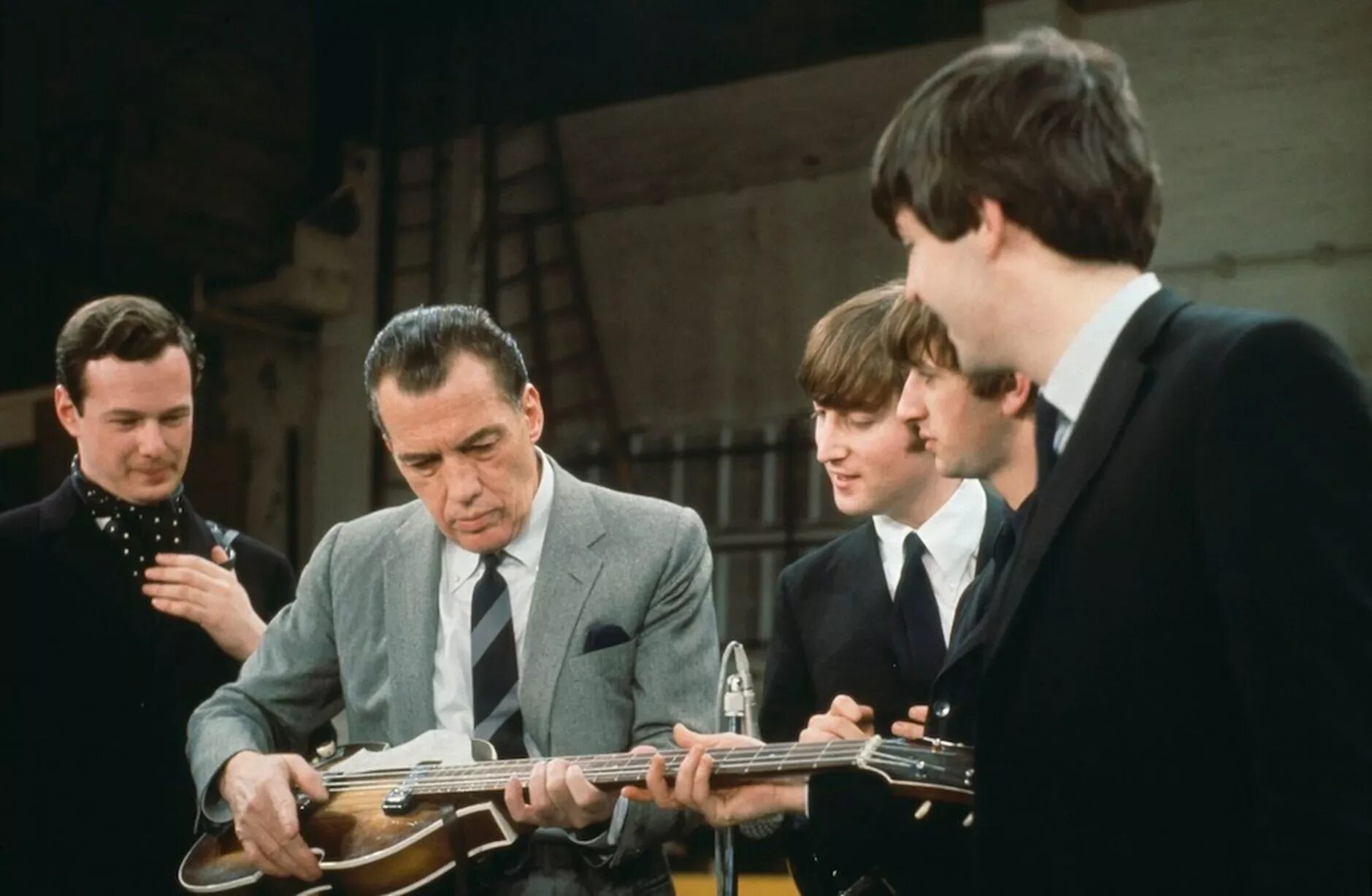 Эд Салливан шоу. Beatles ed Sullivan. The ed Sullivan show 1964. The Beatles ed Sullivan show. Ed show