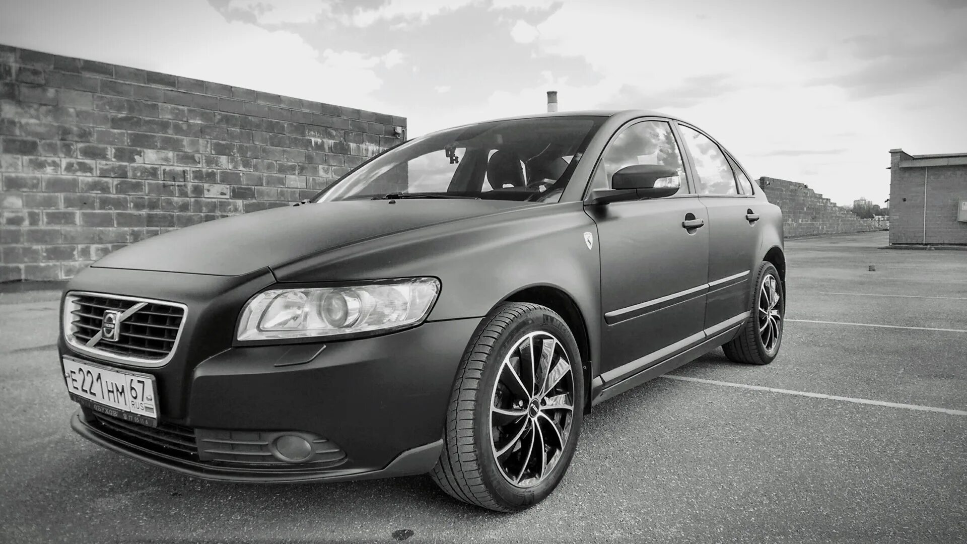 Volvo s40. Volvo s40 матовый. Volvo s40 черная. Volvo s40 черная матовая.