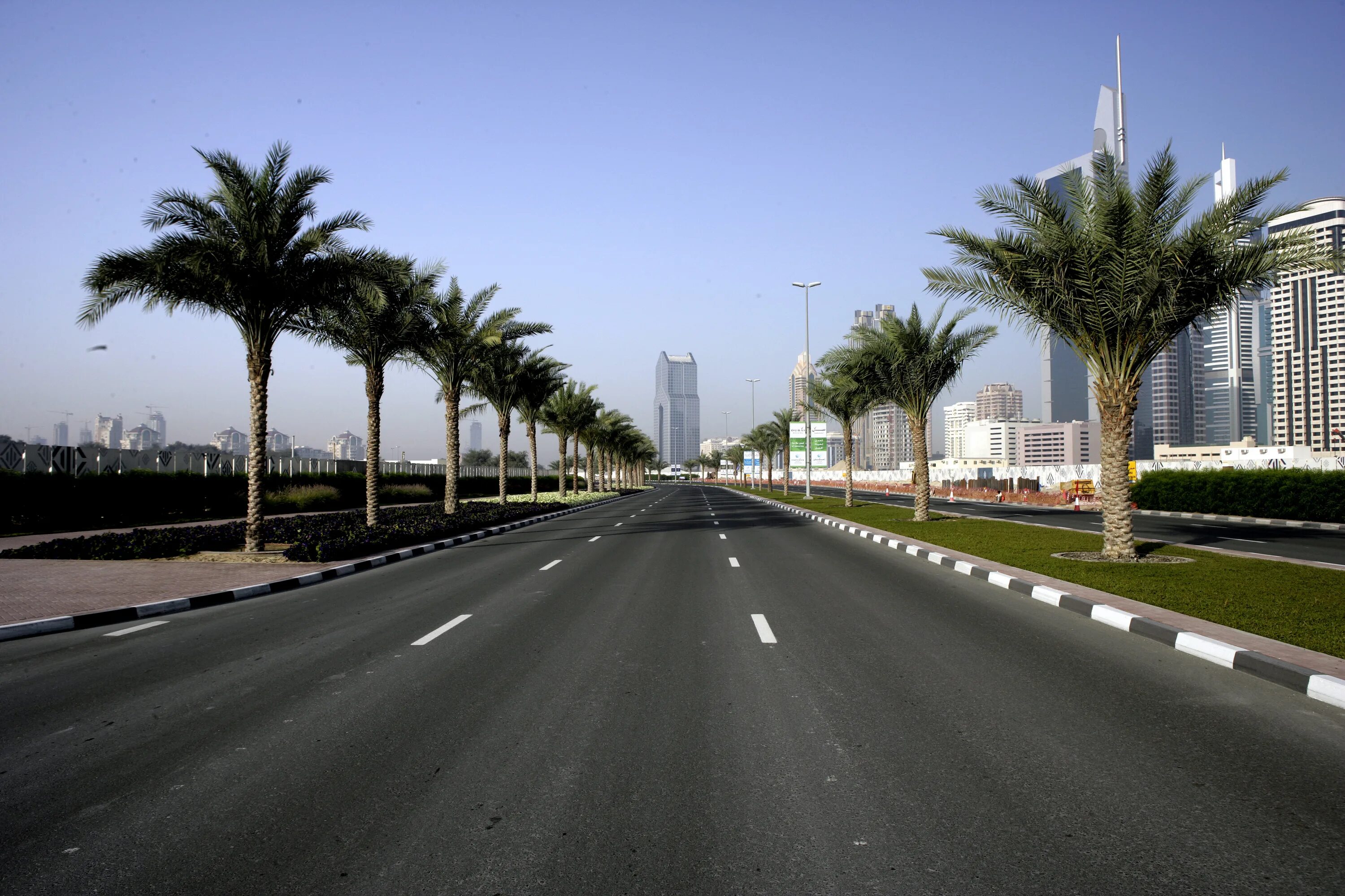 Дубай трасса. Дубай шоссе шейха Зайда. Мост Мейдан Дубай. Дубай дорога Центральная. Trassa Дубай.