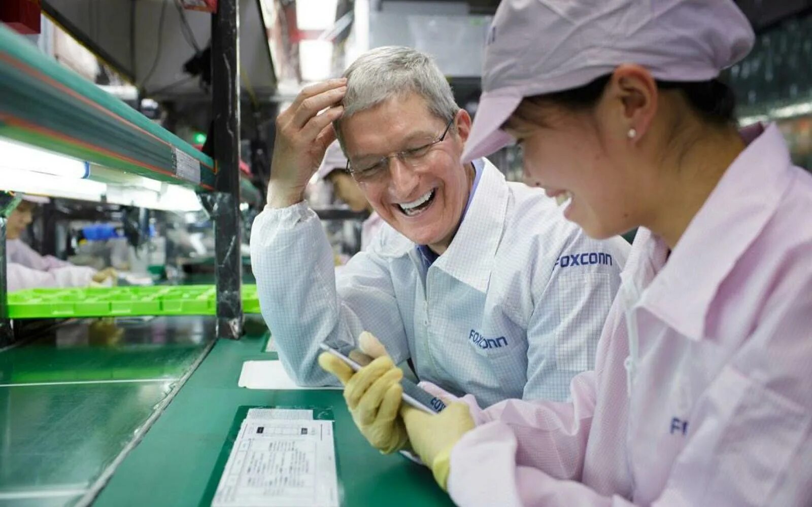 Производители электроники тайвань. Завод Фоксконн в Китае. Foxconn завод Apple. Фабрика Foxconn в Китае. Завод Эппл в США.