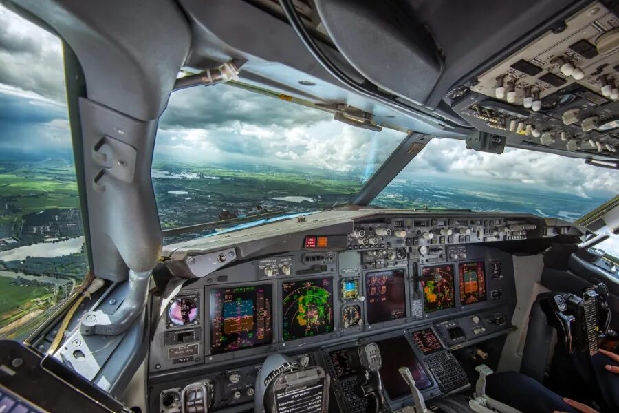 Кабина пилота самолета. Boeing 737 Cockpit. Конкорд кабина пилота. 737 800 Cockpit. Конкорд самолет кабина пилота.