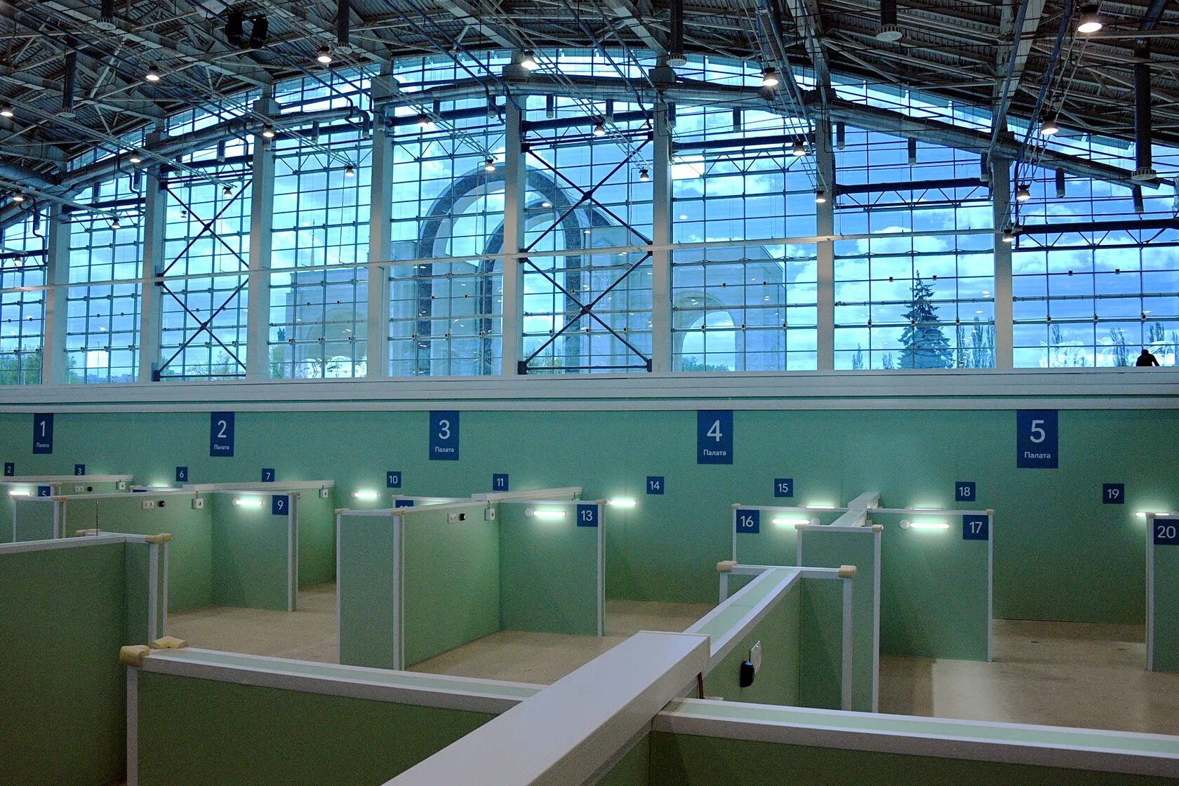 временный госпиталь на каширском шоссе 61. гкб 24 временный госпиталь на вднх. павильон 75 вднх госпиталь. больница москва вднх. тц москва ковидный госпиталь.