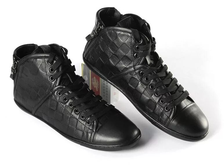 Кеды луи виттон мужские. Louis vuitton run away мужские. Луи виттон ботинки мужские. Луи виттон ботинки мужские. Обувь луи витон мужская.