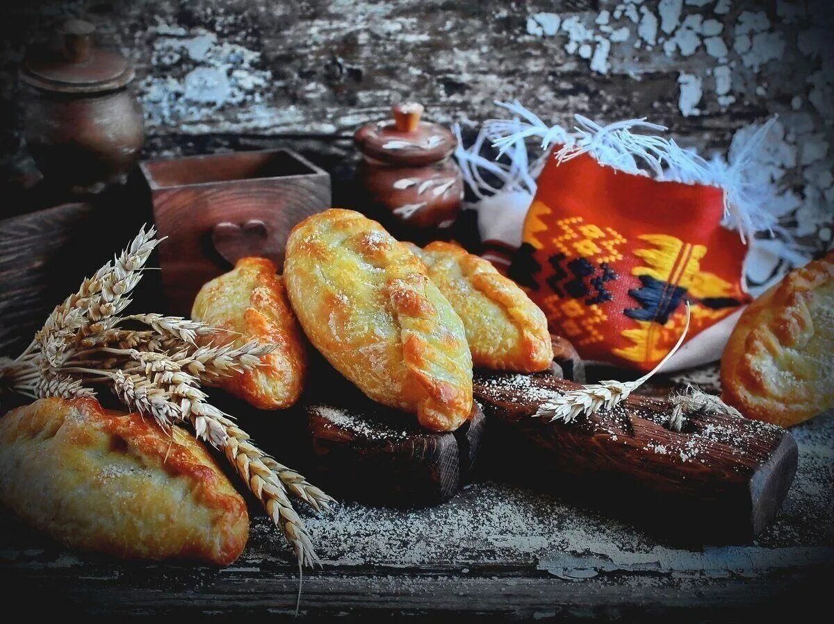 Покровские пирожки Нагайбак. Нагайбакская кухня сюзмэ. Традиционная русская выпечка. Традиционные русские пирожки. Пироги русской кухни