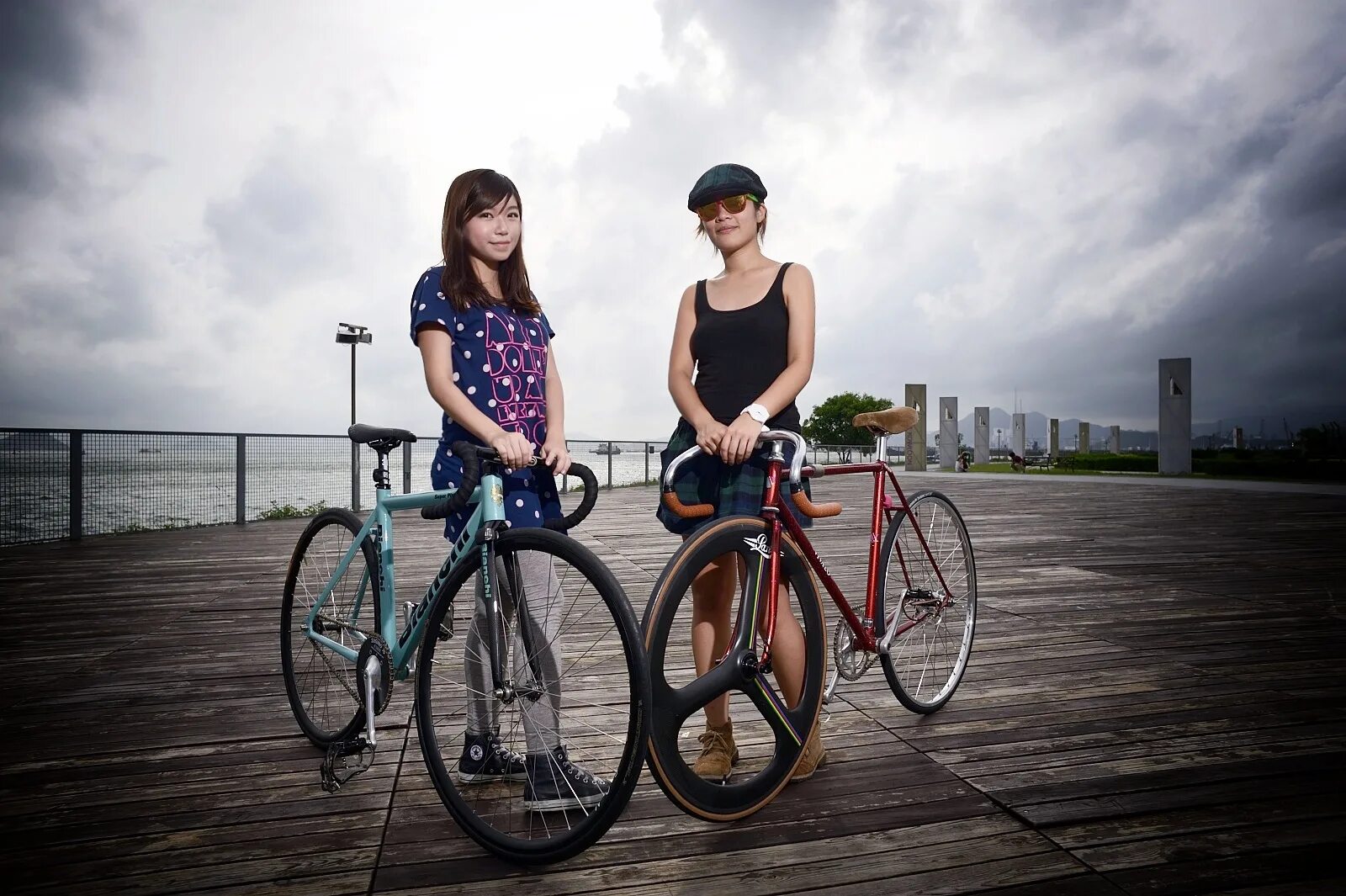 Hong Kong fixed Gear girls. Fixed girl. Photo of a girl on a fixed Gear. Fixed girls