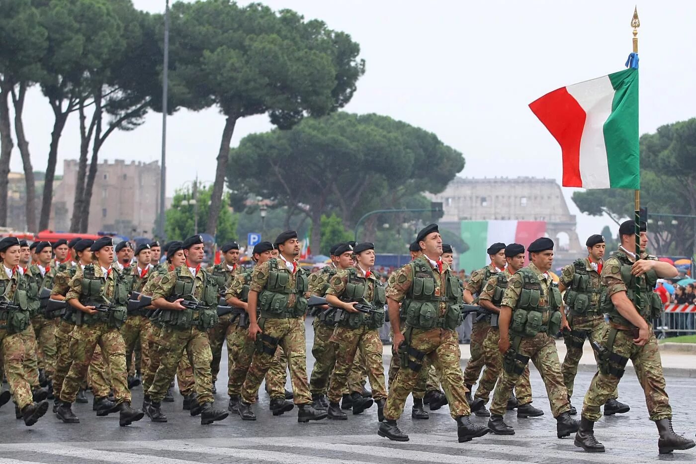 Армия Италии. Армия Италии 2020. Армия Италии 2000. Сухопутные войска Италии. Военные россии италия