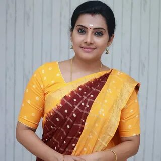 Tv Serial Actress Shruthi Raj Saree Pics Gallery.