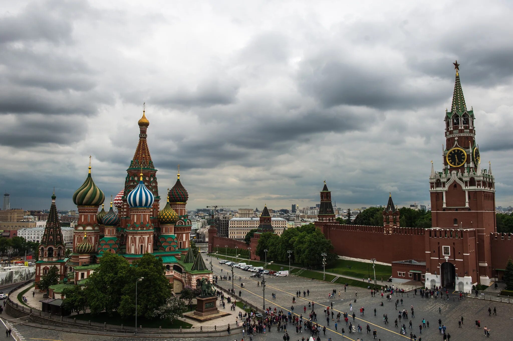 Кремль является. Москва кремль храм василия блаженного. московский кремль, красная площадь, собор василия блаженного. кремль и красная площадь и храм василия блаженного. москва вид на кремль собор василия блаженного.