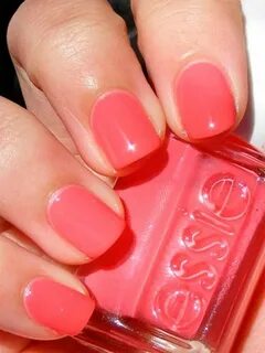 Коралловый лак для ногтей